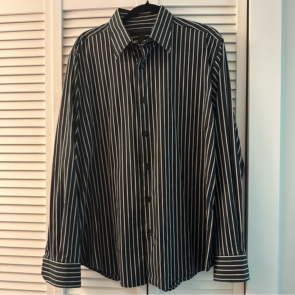 Express Men's Black and White Striped Shirt
